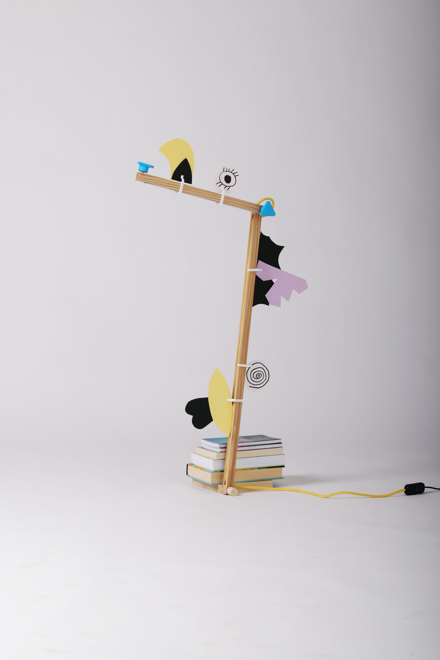 L table lamp with the CLIP attachments