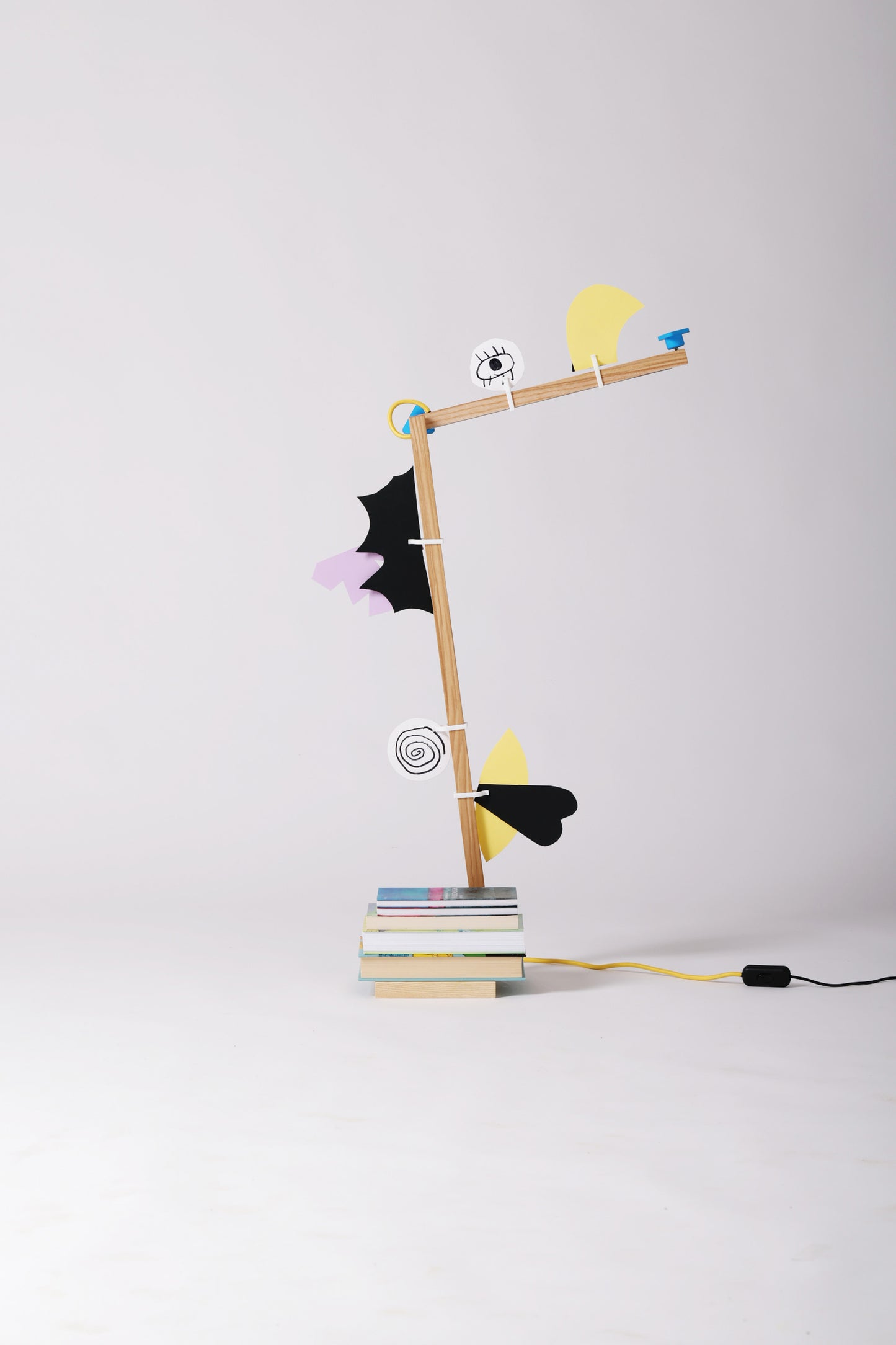 L table lamp with the CLIP attachments