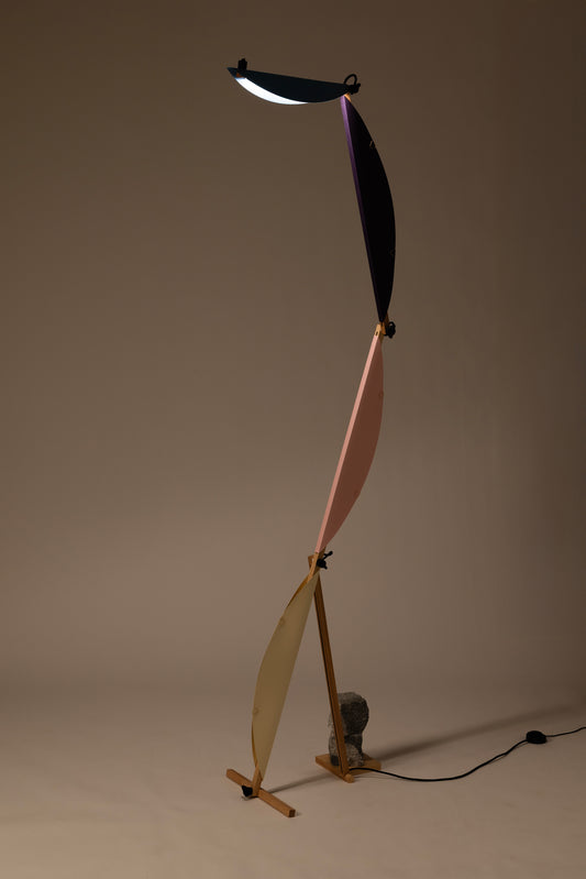 S floor lamp with HALFMOON add-on and shade