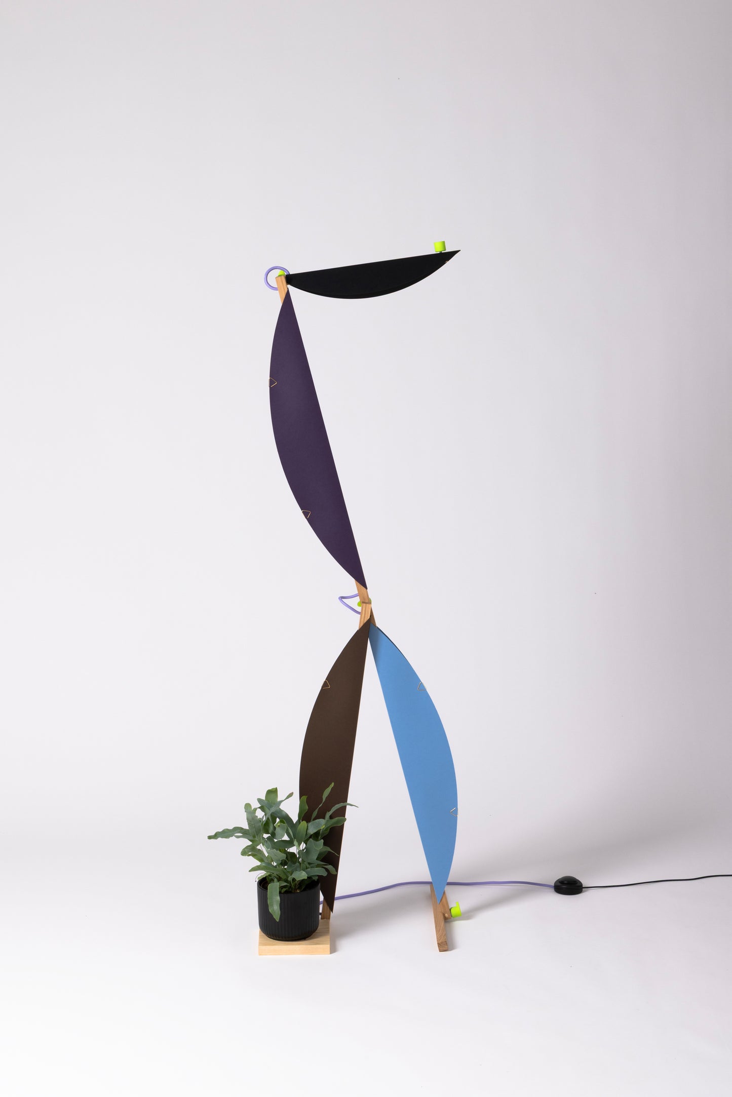 T floor lamp with HALFMOON add-ons