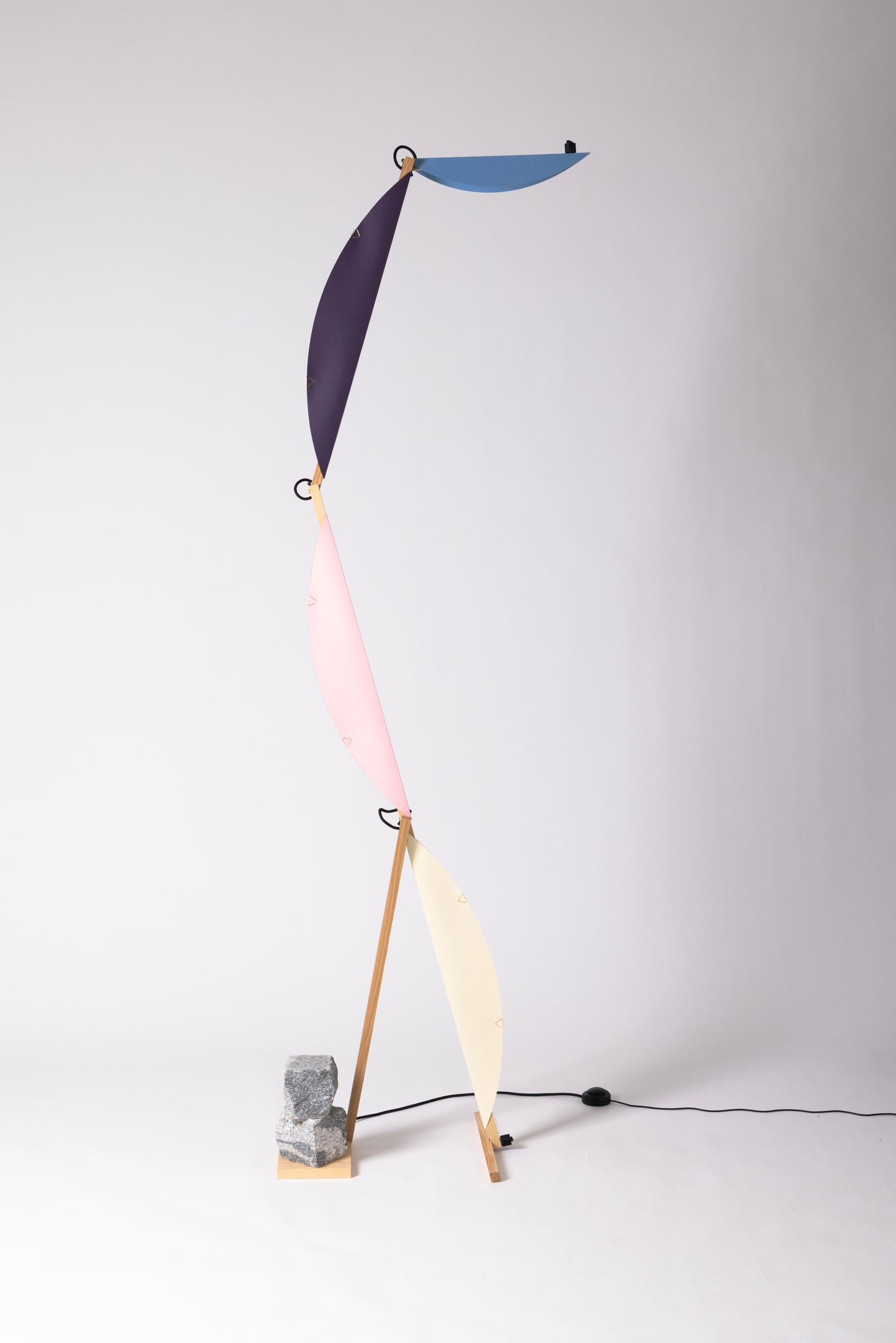 S floor lamp with HALFMOON add-on and shade