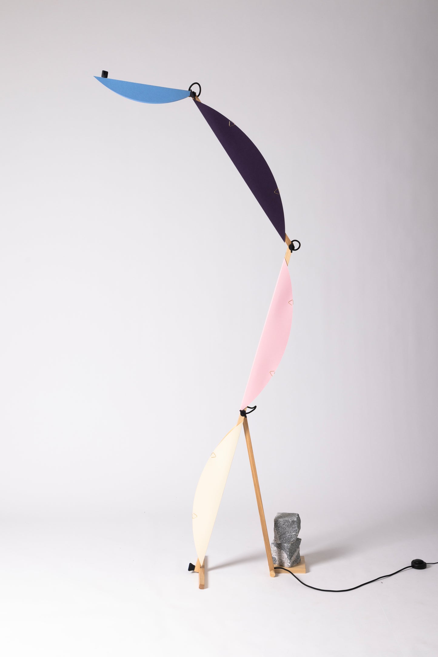 S floor lamp with HALFMOON add-on and shade