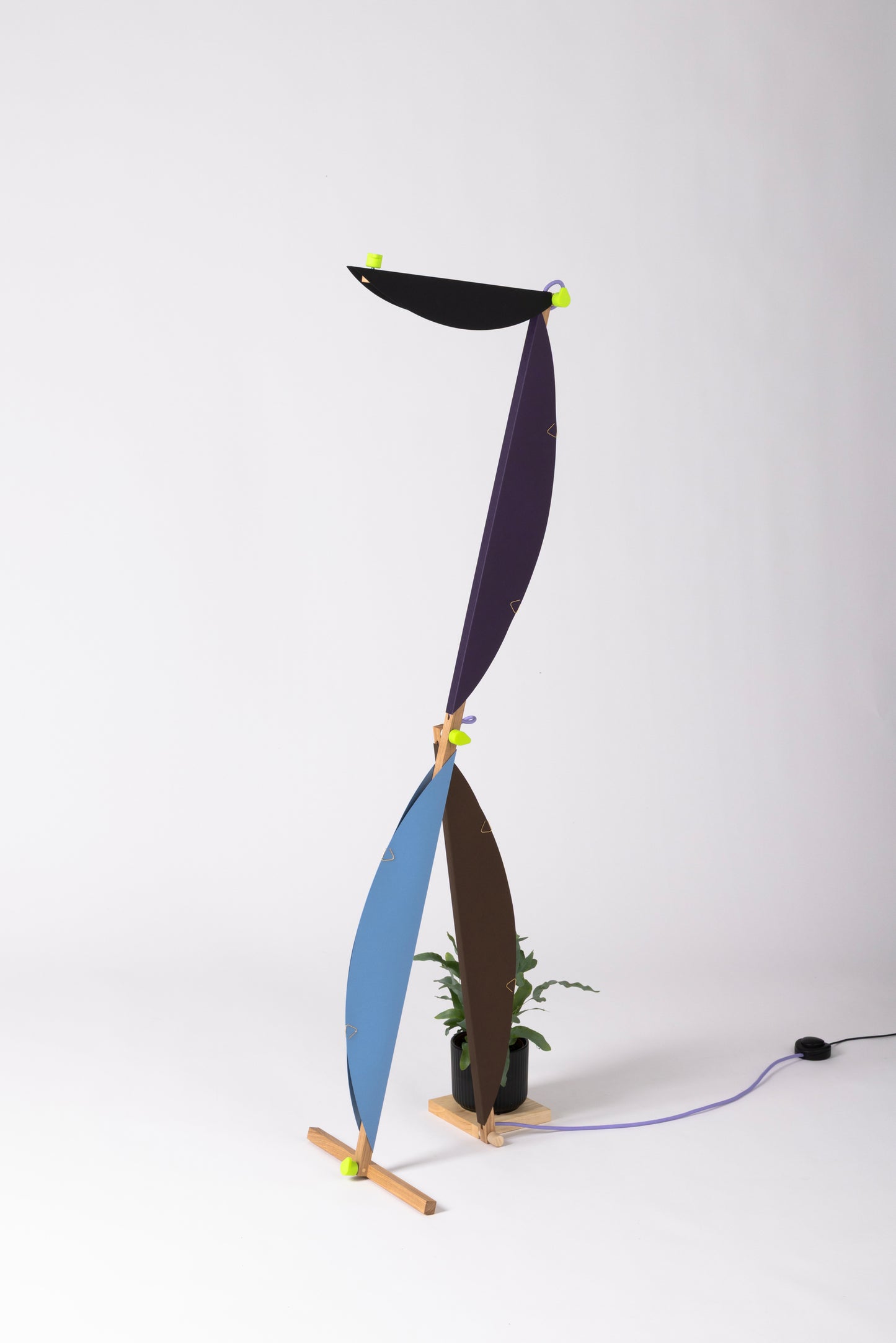 T floor lamp with HALFMOON add-ons